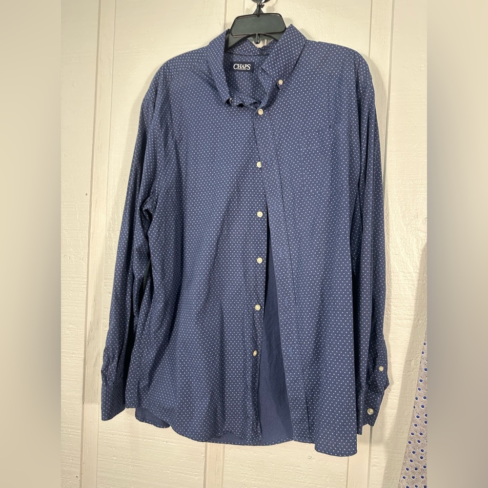 Chaps Men’s Blue and White Button Down Shirt Size XL EUC